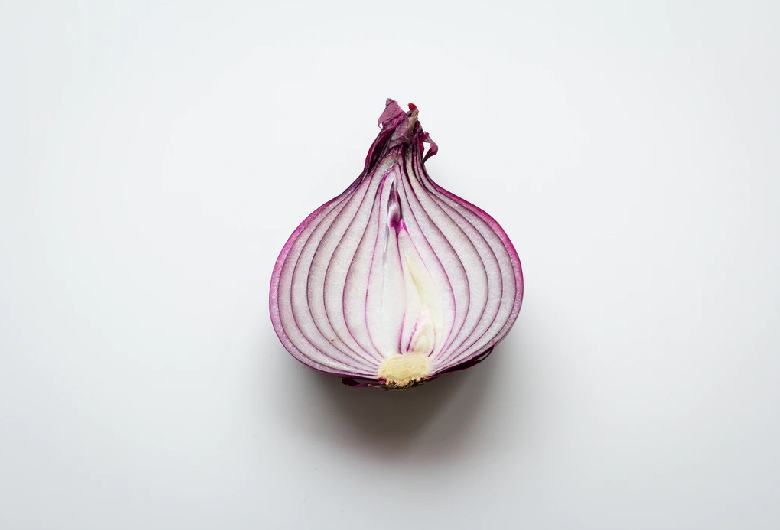 Onion Masks To Treat Dandruff, Dry & Itchy Scalp