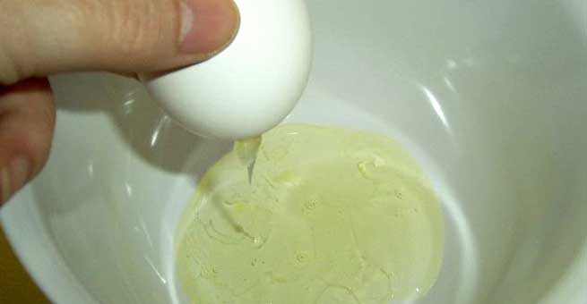 Simple Egg White Face Pack