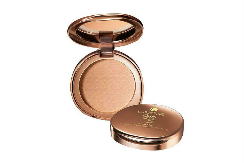 Lakme 9To5 Flawless Matte Complexion Compact