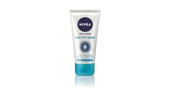 Nivea Pure Effects Total Clean up Face Wash