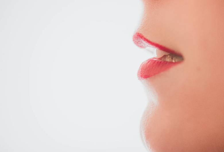 How To Soothe Chapped & Dry Lips