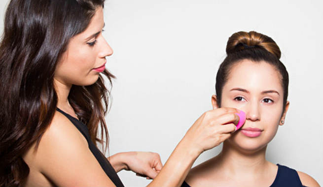 How To Use Blending Sponge The Right Way – Your Complete Guide