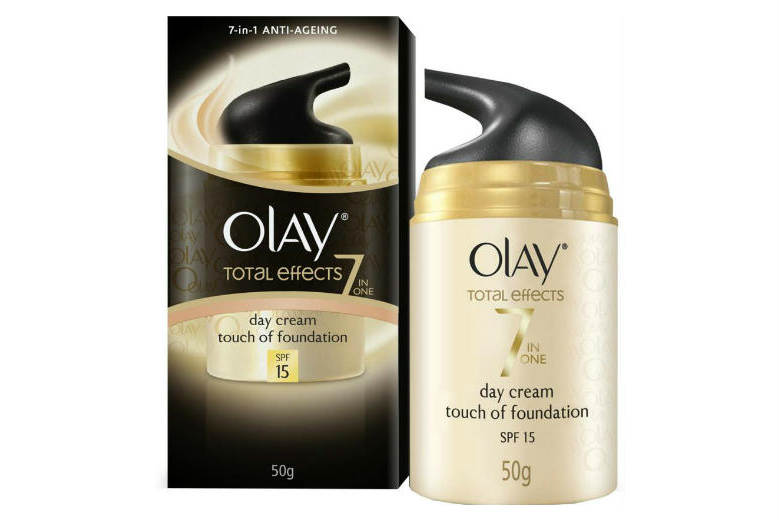 OLAY Total Effects 7-In-One Day Cream Touch Of Foundation