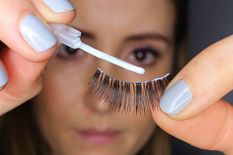 Hidden Dangers Of Fake Eyelashes: Risks, Prevention, And Treatment