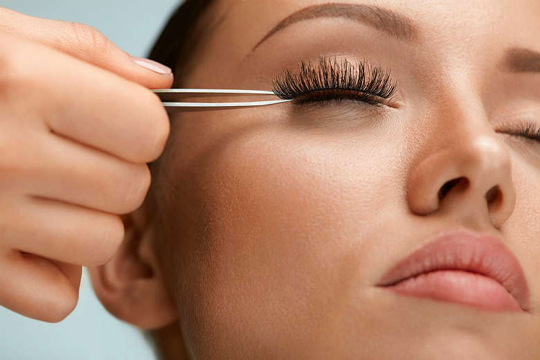 Hidden Dangers Of Fake Eyelashes Risks Prevention And Treatment