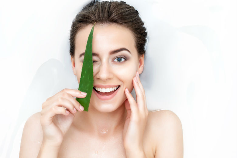 Skincare Tips After Threading - Apply Aloe Vera