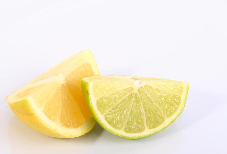 7 Ways to Use Lemon Juice for Dandruff (with Causes and Side Effects)