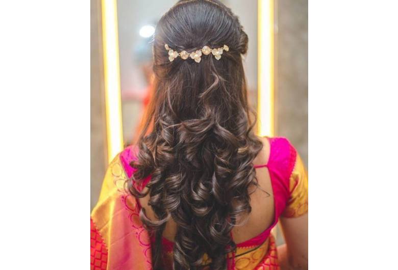 10 Awe-Inspiring Hairstyles with Indian Traditional Outfits - Decoded!